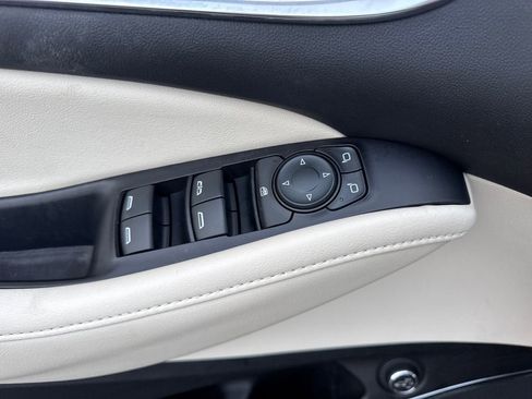 Used 2022 Buick Enclave Essence w/ Sport Touring Edition FWD image 21