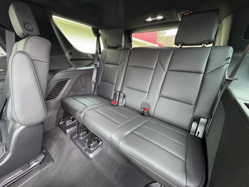 Used 2021 Cadillac Escalade Luxury AWD/4WD image 13