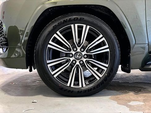 Certified 2025 Lexus LX 700h Luxury image 35