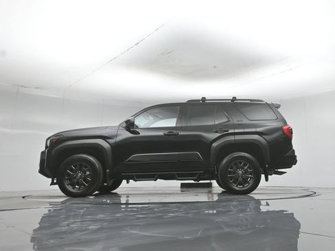 Used 2025 Toyota 4Runner SR5 AWD/4WD image 8