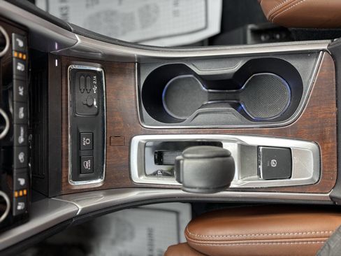 Used 2022 Subaru Ascent Touring image 17