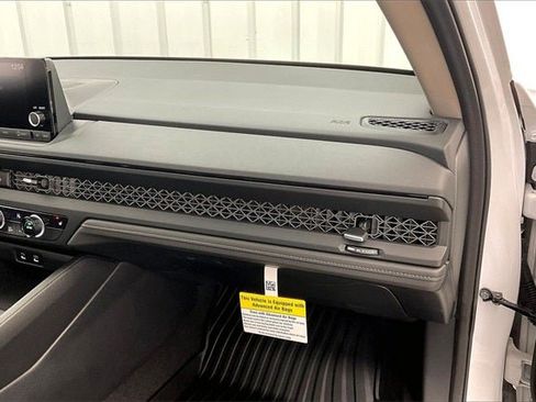 Certified 2025 Honda Accord SE image 18