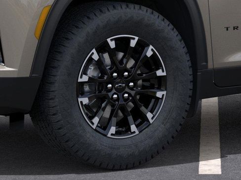 New 2026 Chevrolet Traverse Z71 w/ Driver Confidence Package image 9