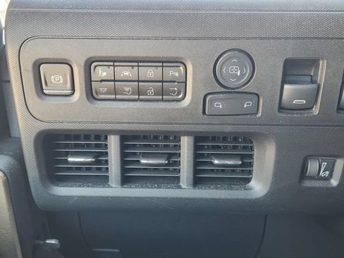 New 2025 Chevrolet Brightdrop 400 w/ Power Door Package AWD/4WD image 23