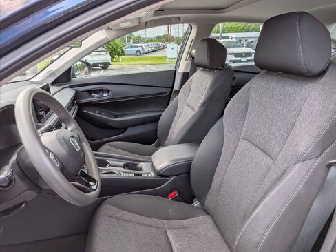 Certified 2023 Honda Accord EX image 13