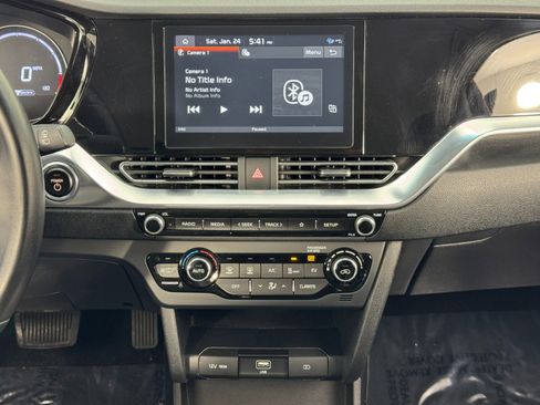 Used 2020 Kia Niro EX image 22
