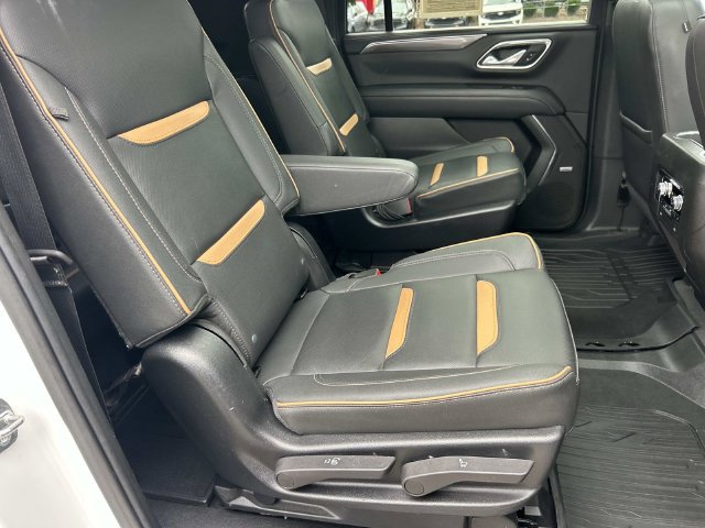 Used 2022 GMC Yukon XL AT4 w/ Technology Package AWD/4WD image 29