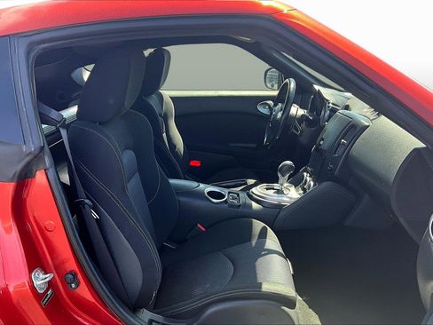 Used 2014 Nissan 370Z Coupe image 6
