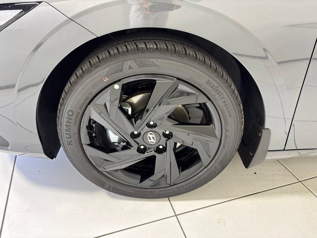 New 2026 Hyundai Elantra SEL Sport FWD image 9