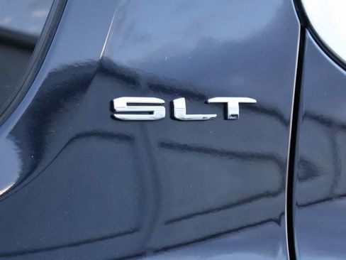 Certified 2022 GMC Acadia SLT w/ Technology Package image 19