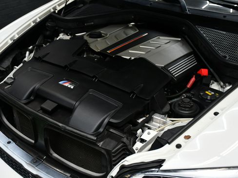 Used 2014 BMW X6 M image 15