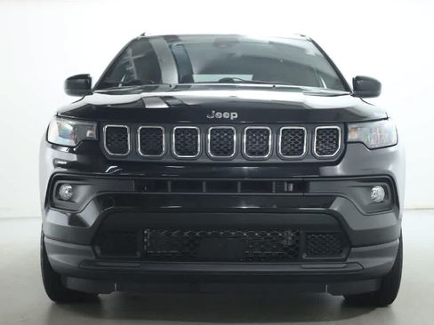 Used 2023 Jeep Compass Latitude AWD/4WD image 5