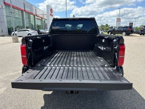 Used 2026 Toyota Tacoma SR5 AWD/4WD image 11