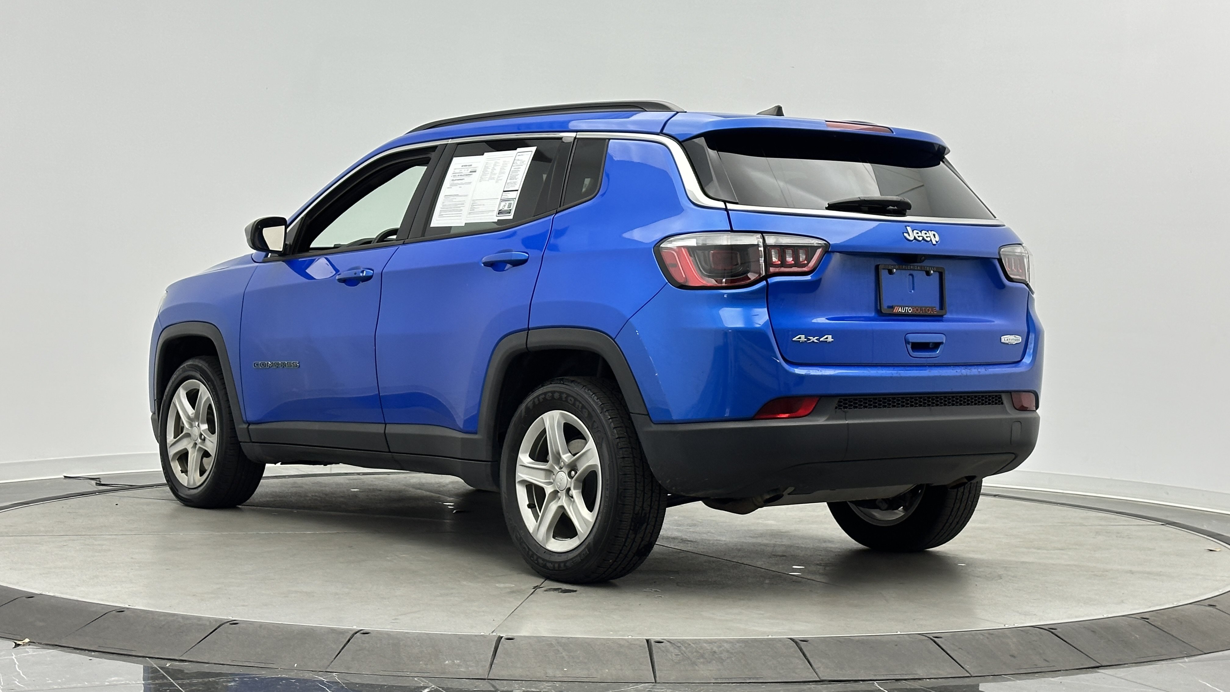 Used 2024 Jeep Compass Latitude w/ Altitude Special Edition AWD/4WD image 5