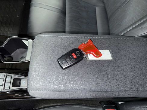 Used 2025 Toyota Camry XSE w/ Premium Plus Package AWD/4WD image 32