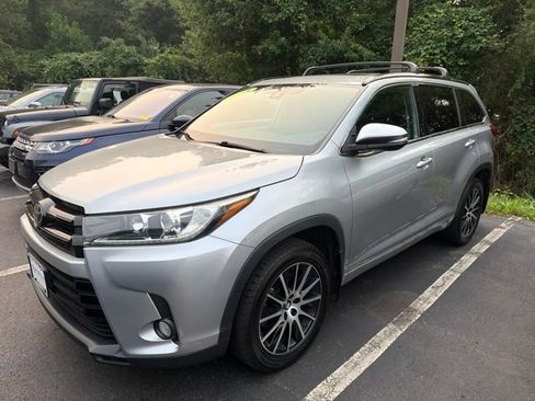 Used 2018 Toyota Highlander SE AWD/4WD image 5