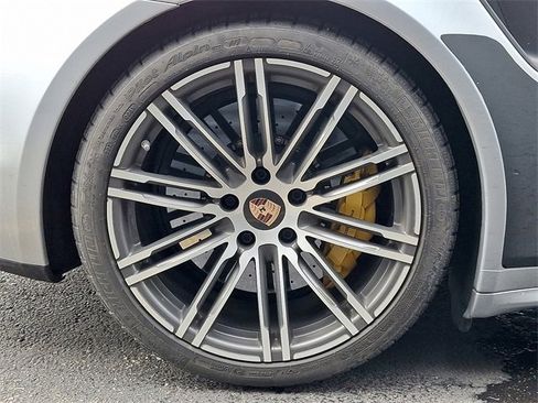 Used 2015 Porsche 911 Turbo image 32