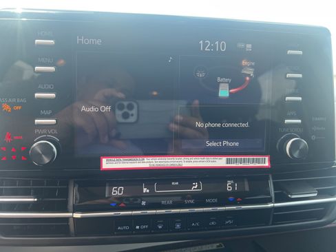 Used 2024 Toyota Sienna LE image 28