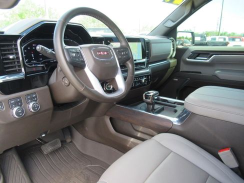 Used 2024 GMC Sierra 1500 SLT w/ SLT Premium Plus Package AWD/4WD image 14