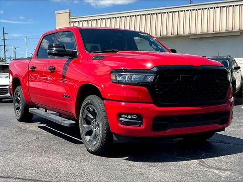 Used 2025 RAM 1500 Big Horn AWD/4WD image 3