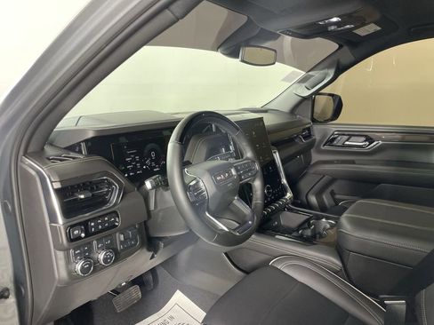 Used 2025 GMC Yukon Elevation image 10