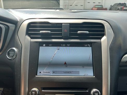 Used 2017 Ford Fusion SE w/ Equipment Group 201A FWD image 26