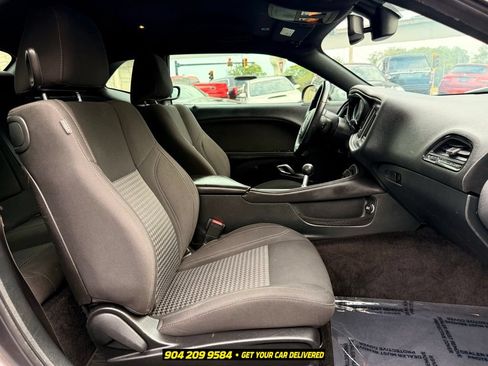 Used 2018 Dodge Challenger R/T w/ Performance Handling Group RWD image 31
