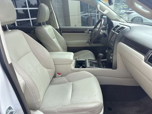 Used 2015 Lexus GX 460 w/ Premium Package AWD/4WD image 34
