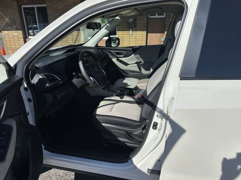 Used 2023 Subaru Forester AWD/4WD image 13