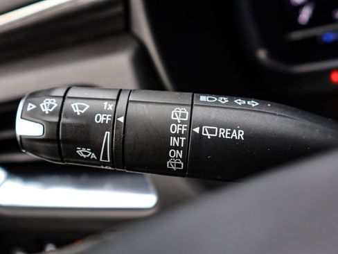 Used 2023 GMC Yukon SLT image 29