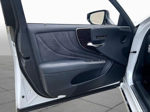 Certified 2024 Lexus LS 500 w/ Interior Upgrade Package RWD image 25