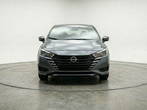 Used 2025 Nissan Versa SV image 2