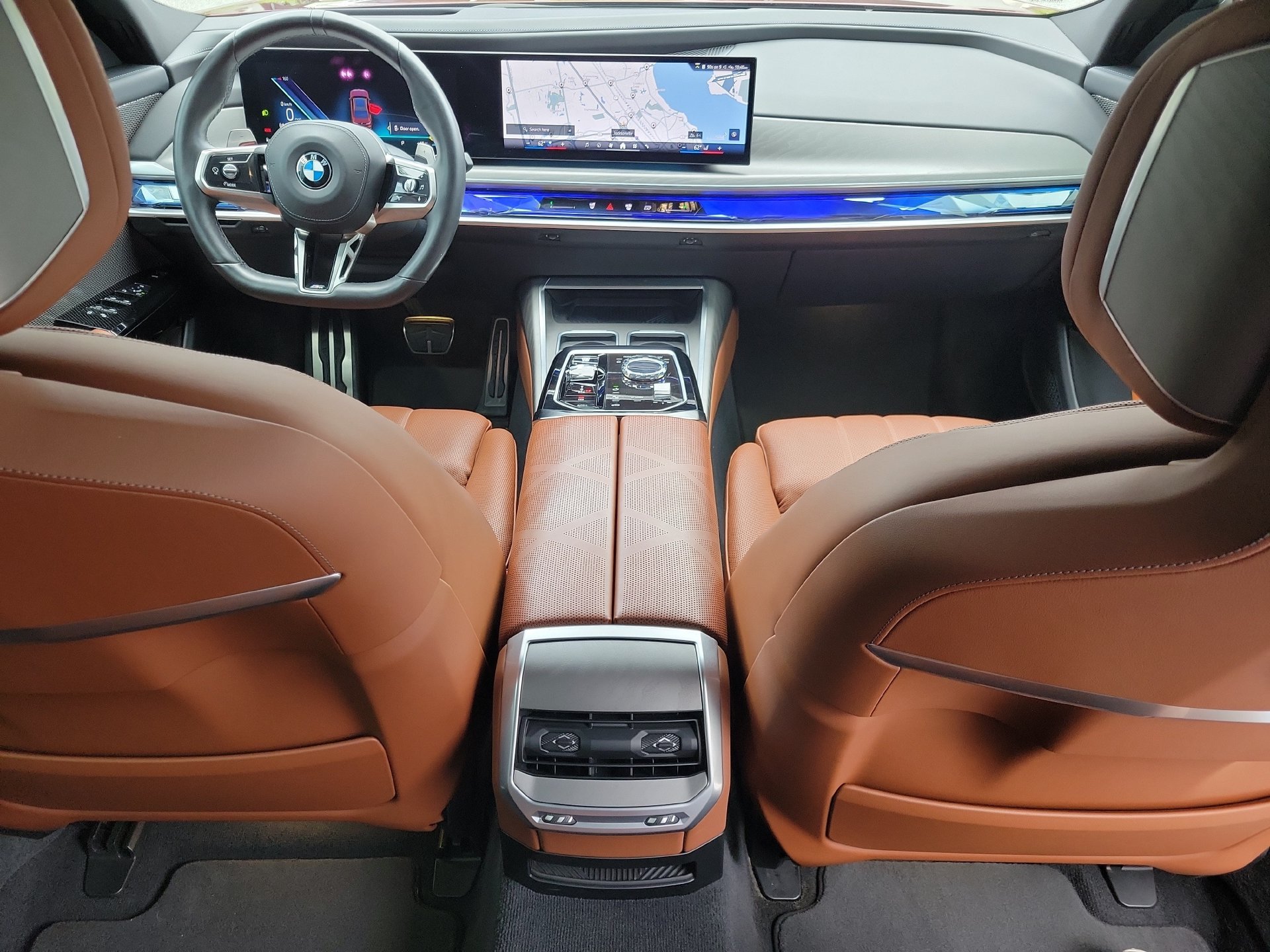 Used 2023 BMW 760i xDrive AWD/4WD image 4