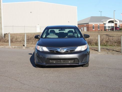 Used 2014 Toyota Camry LE image 3