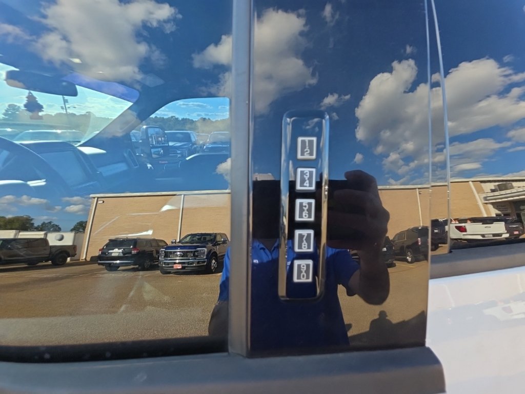 Used 2022 Ford F350 Lariat w/ Chrome Package AWD/4WD image 15