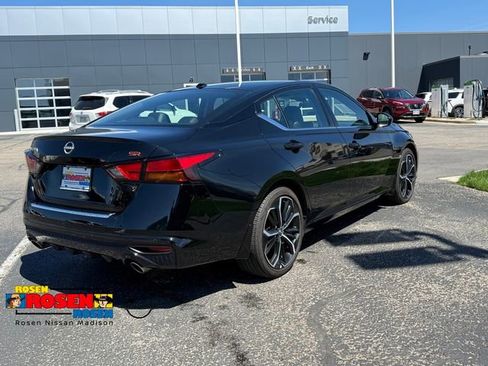 Certified 2023 Nissan Altima 2.5 SR FWD image 7