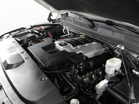 Used 2016 Cadillac Escalade Luxury image 44