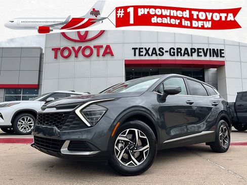 Used 2025 Kia Sportage LX image 1