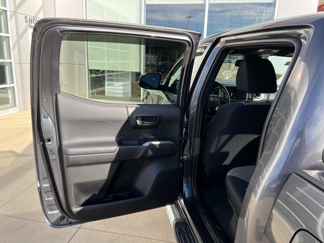 Used 2023 Toyota Tacoma TRD Sport w/ Technology Package AWD/4WD image 26
