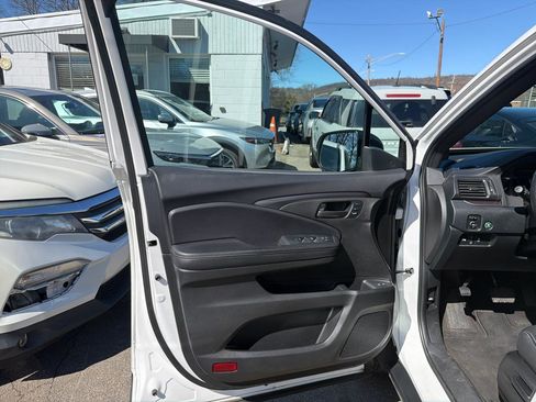 Used 2023 Honda Passport EX-L image 16