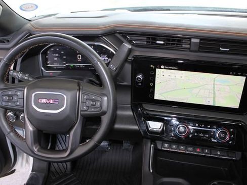 Used 2025 GMC Sierra 2500 AT4 w/ AT4 Premium Plus Package AWD/4WD image 25