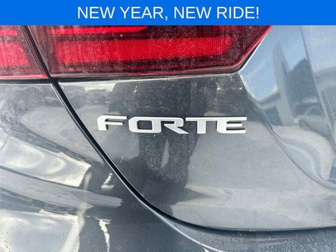 Used 2023 Kia Forte GT-Line w/ GT-Line Technology Package image 11