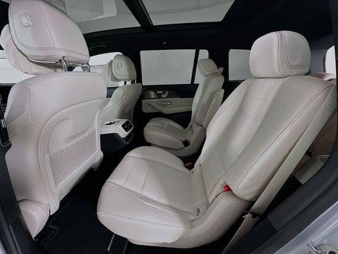 New 2026 Mercedes-Benz GLS 580 4MATIC image 27