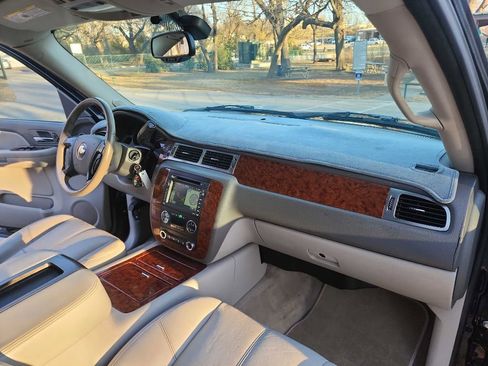 Used 2007 Chevrolet Suburban LTZ w/ LTZ Preferred Equipment Group image 39