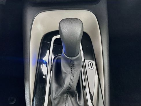 Used 2025 Toyota Corolla LE FWD image 23