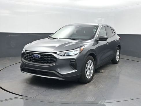 Used 2023 Ford Escape Active w/ Tech Pack #1 FWD image 2