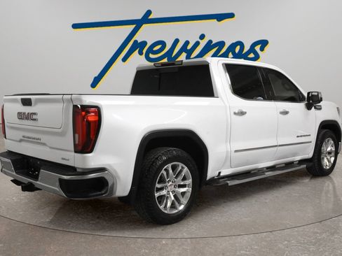 Used 2020 GMC Sierra 1500 SLT RWD image 2