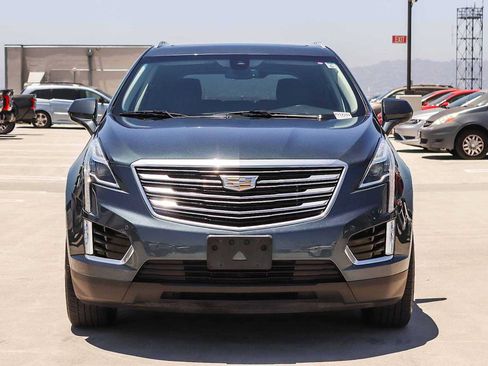 Used 2019 Cadillac XT5 Premium Luxury FWD image 2