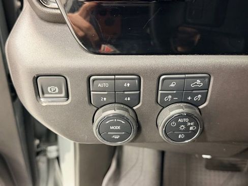 Certified 2024 Chevrolet Silverado 1500 ZR2 AWD/4WD image 19