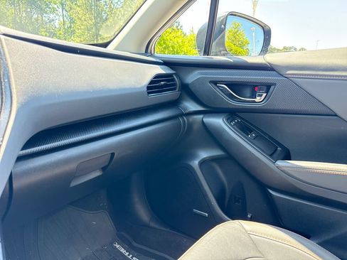 Used 2024 Subaru Crosstrek 2.5i Limited w/ Crosstrek Mirror Package AWD/4WD image 17